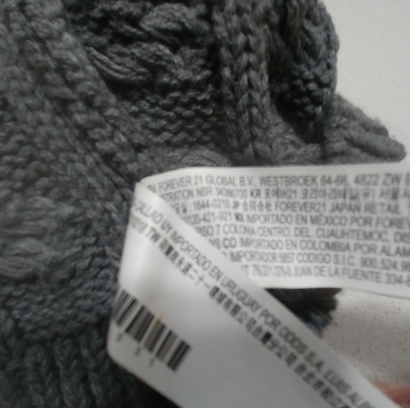 Forever 21 Cable Knit pom pom beanie, black - Picture 3 of 5